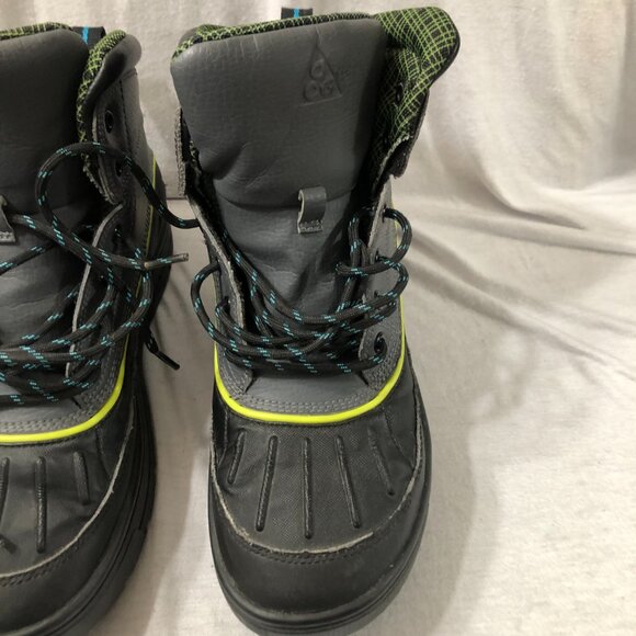 Nike ACG Boys Woodside High Gs Boots Gray/Black Lace Up Size 6Y - Picture 2 of 6